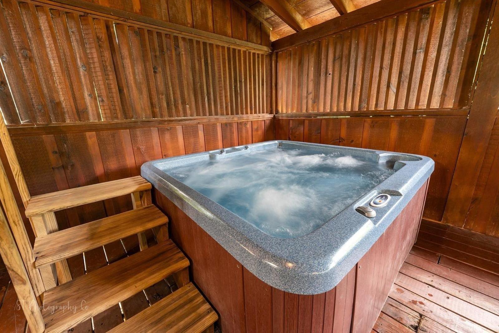 Hibernation Station Cabin เซอเวียร์วีล ภายนอก รูปภาพ