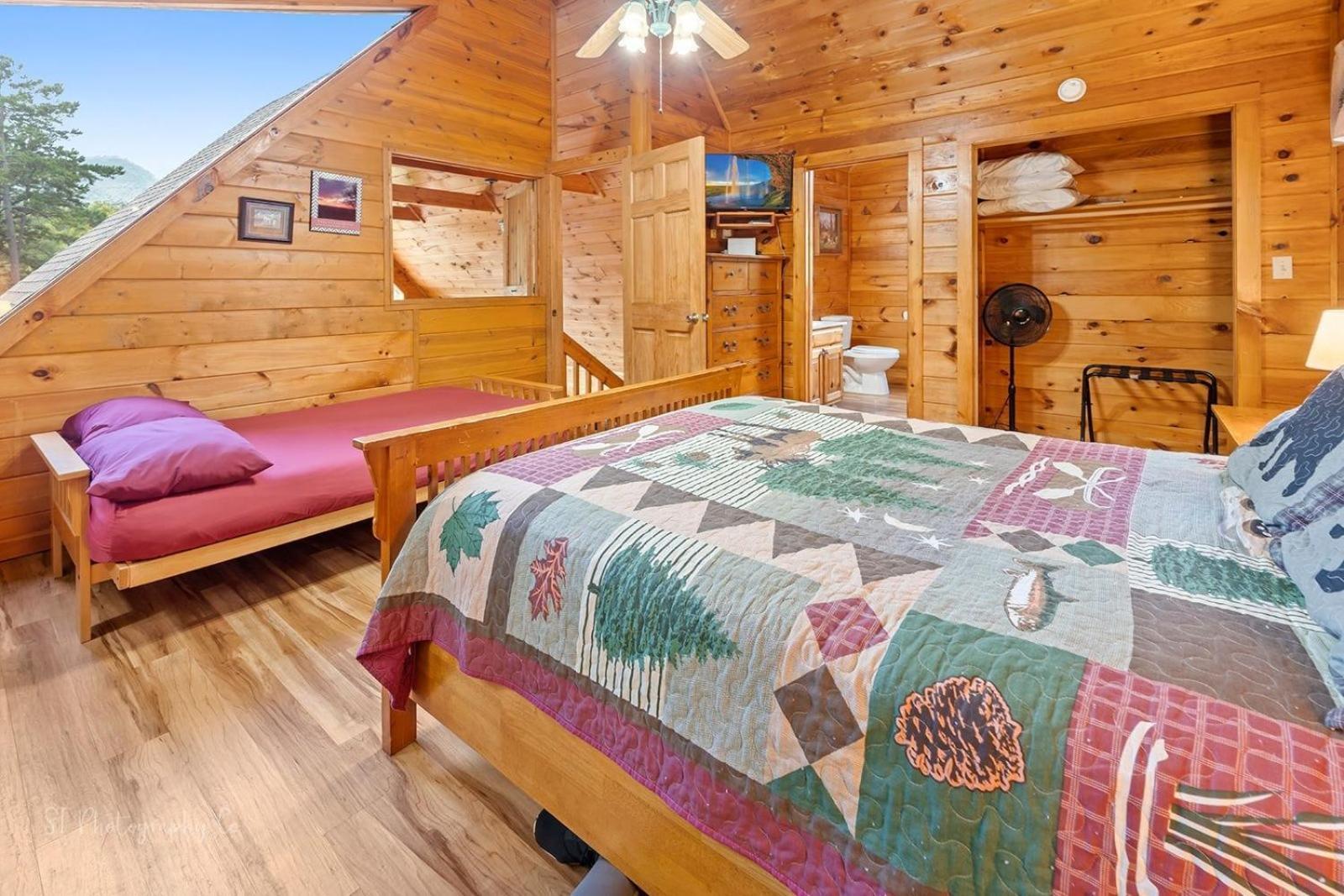Hibernation Station Cabin เซอเวียร์วีล ภายนอก รูปภาพ