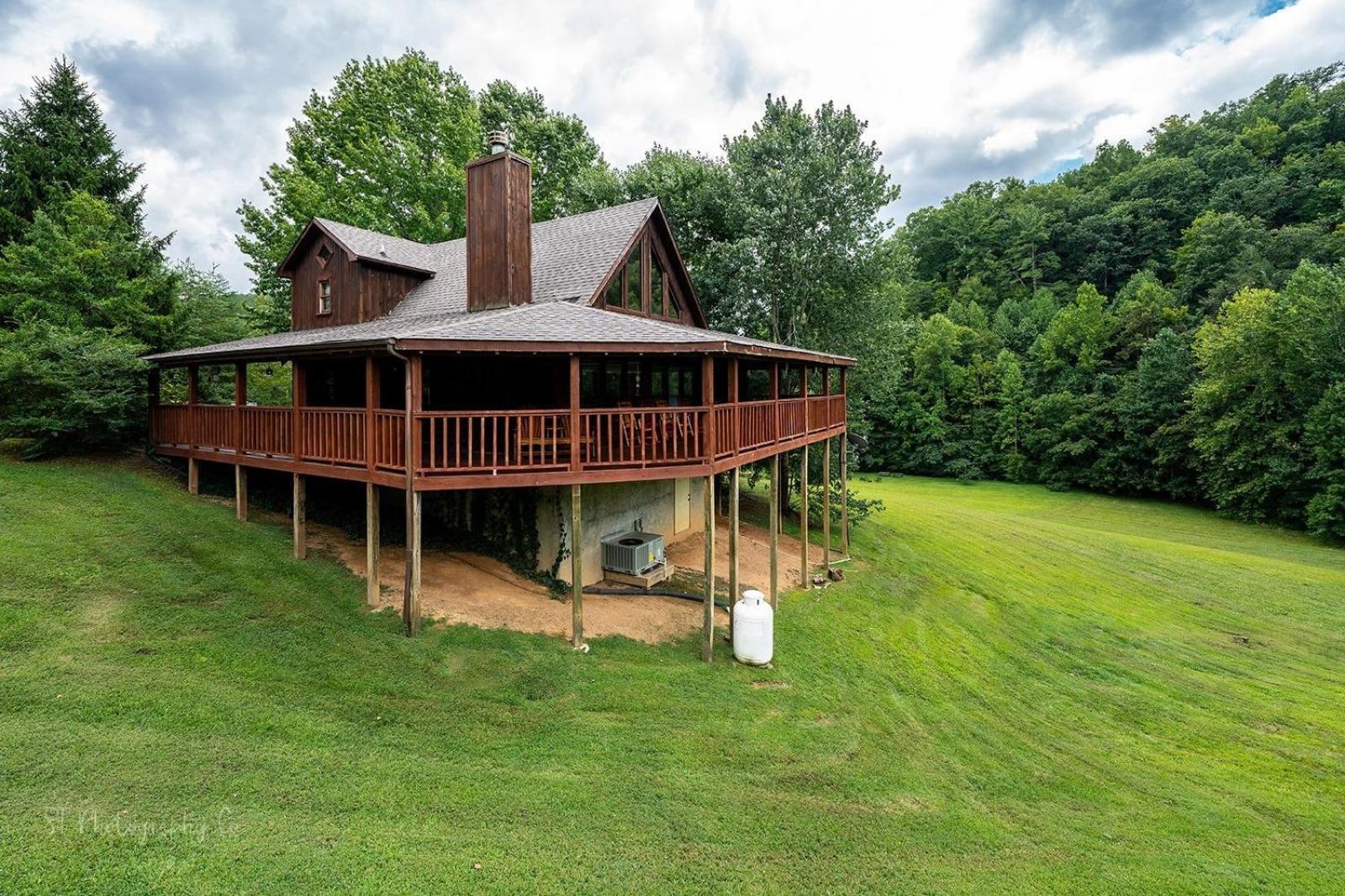 Hibernation Station Cabin เซอเวียร์วีล ภายนอก รูปภาพ
